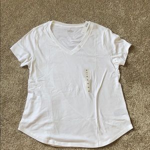 V neck t-shirt.